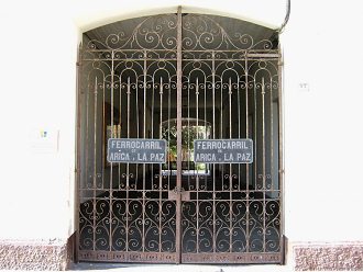 Die Bahnstation der Z�ge Arica-La
                                  Paz, der Eingang