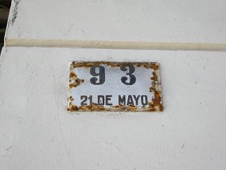 Die Bahnstation der Z�ge von
                                  Arica nach La Plaz, die Hausnummer an
                                  der Passage 21. Mai Nr. 93