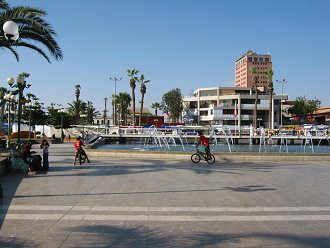 Plaza Mackenna, ciclistas 02