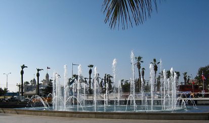 Plaza Mackenna, el ciclo de la
                                  fontana 05
