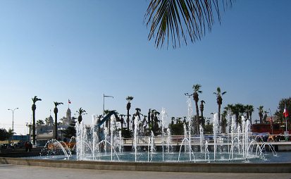 Plaza Mackenna, el ciclo de la
                                  fontana 06