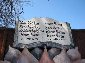 El poema Hare Krishna, primer
                                plano