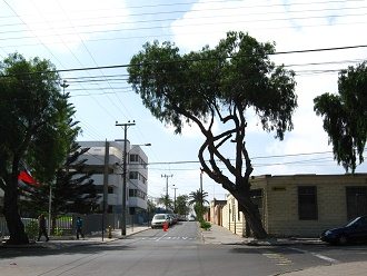 Cruce calle Encalada con calle Juan
                                No�