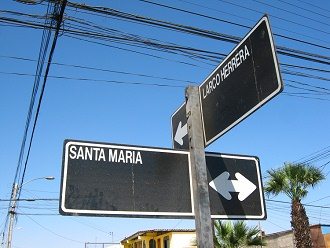 Avenida Santa Mar�a con calle Larco
                        Herrera, placas