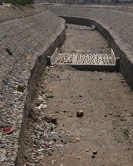 R�o San Jos� de Arica, cauce seco, primer
                          plano