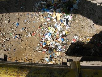 R�o San Jos� de Arica, cauce con basura