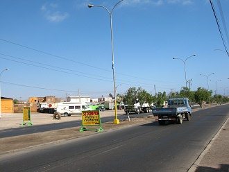 Avenida Azola, reciclaje de metales, placa