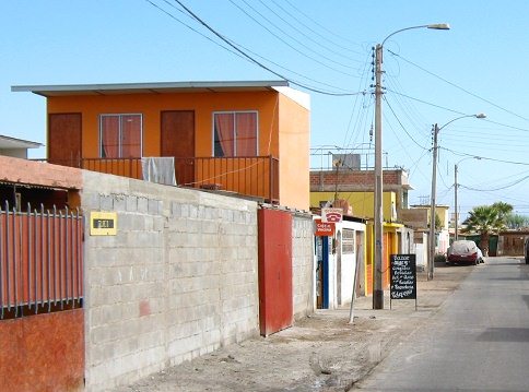 Calle Felipe II, bazar, primer plano