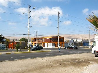 Cruce avenida Rocca con calle
                                Chapiqui�a