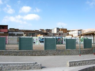 La primera hilera de viviendas
                                  del cerro Chu�o (02)