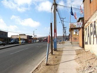 Avenida Morrillos, acera con
                                  arena t�xica