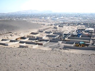 Vista a la zona industrial del
                                  cerro Chu�o 01