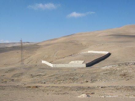 La tumba con una parte de la tierra t�xica de
                  Suecia 05