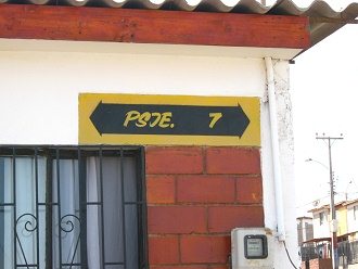 Placa del Pasaje 7, primer plano