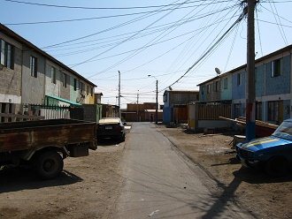 Calle en la urbanizaci�n Cerro Chu�o en
                        Arica