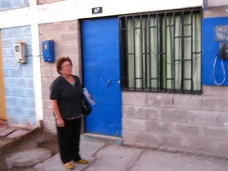 La encargada Gladys Ramirez Contreras