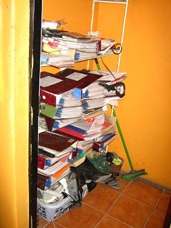 Documentos en la repisa de
                        Patricia Loayza Gonzales