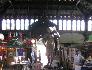 Mercado central, estatua de la fuente