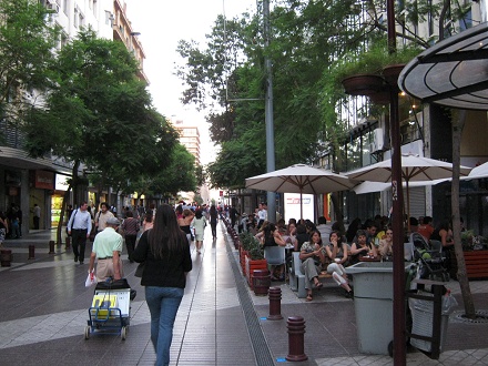 Caf con terraza en la calle Hurfanos