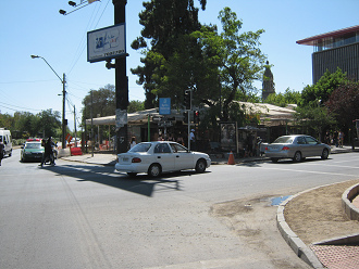 Rtulo de la calle Po Nono con la
                          indicacin "barrio Bellavista"