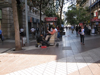 Paseo Ahumada, otro limpiabotas