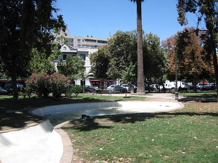 Brasilienplatz, Springbrunnen ohne Zugang