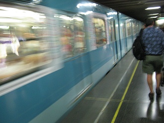 U-Bahnstation "Cummingallee",
                          blaue U-Bahn