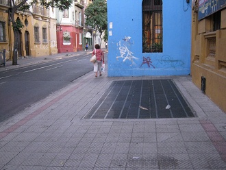 Kathedralstrasse (calle Catedral),
                          Bel�ftungsgitter der U-Bahn