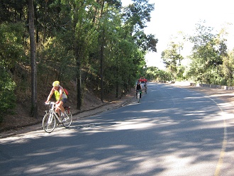 Velofahrer fahren aufw�rts