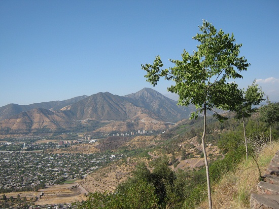 Sicht auf Berge und eine grosse Br�cke