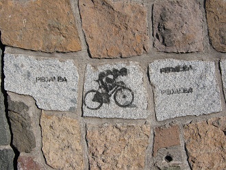 Velograffiti an der St�tzmauer