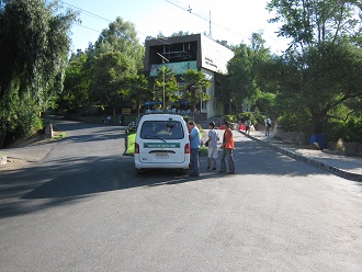 Ein letzter Blick auf die geschlossene
              Mittelstation, hier mit Parkangestellten