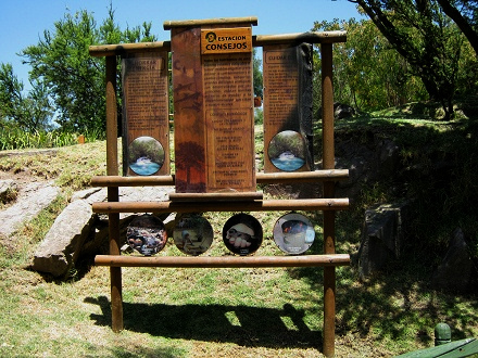 Placa grande describiendo la protecci�n
                          del medio ambiente