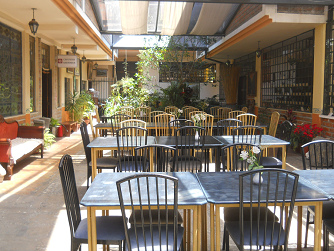 La cafeter�a del "Museo de los
                  Abor�genes" que es llamado tb. como "Museo
                  Arqueol�gico"