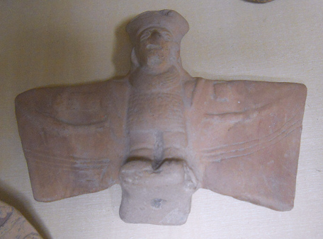 Dios alado de la cultura Jama Coaque 02