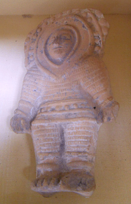 Figur�n de astronauta de la cultura Jama Coaque
                  02