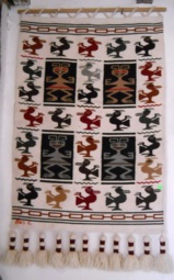 Wandteppich mit V�geln und G�ttern
              (Ausserirdische) mit Antennen