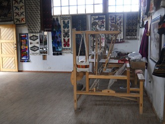 Telar grande en la sala grande de Jos�
                            Cotacachi