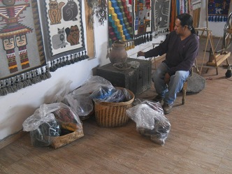 Jos� con colorantes naturales