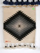 Tejido gr�fico en negro y blanco con
                              un fondo blanco