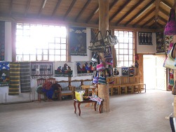 Saal mit Wandteppichen