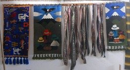 Wand mit Wandteppichen, Nahaufnahme 02