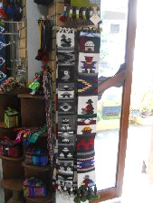 Tejidos con mujeres, p�jaros y dioses