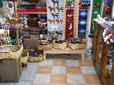 Ecke
                      mit Geldbeuteln, Federm�ppchen und Handyt�schchen