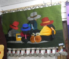 Tejido mostrando mujeres con trensas
                            adicionales