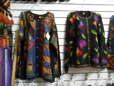 Chompas para damas con dise�os
                              gr�ficos y de flores 02