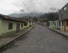 Primero se camina por la calle Atahualpa