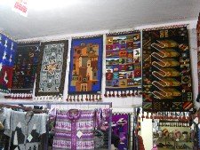 Tejidos mostrando una estrella y una
                        ciudad