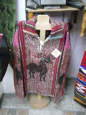 Umhang mit einem Pferd drauf