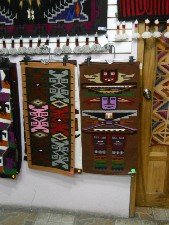 Wandteppiche mit grafischen Design und
                            einem Gott